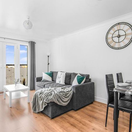 Onsitestays - Cosy 2-Bedroom Apartment With Free Parking, Wi-Fi & London Links Northfleet Buitenkant foto