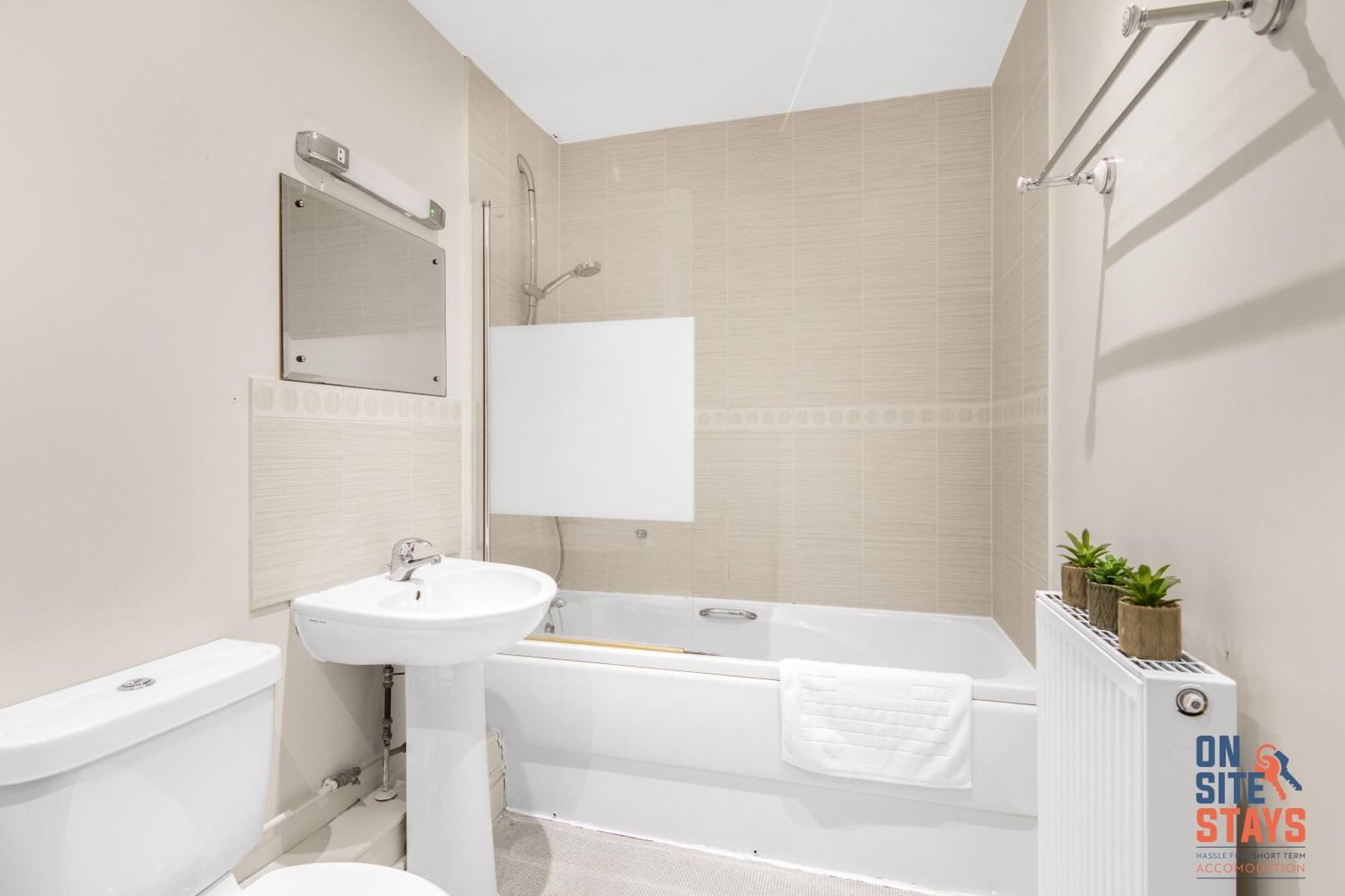 Onsitestays - Cosy 2-Bedroom Apartment With Free Parking, Wi-Fi & London Links Northfleet Buitenkant foto