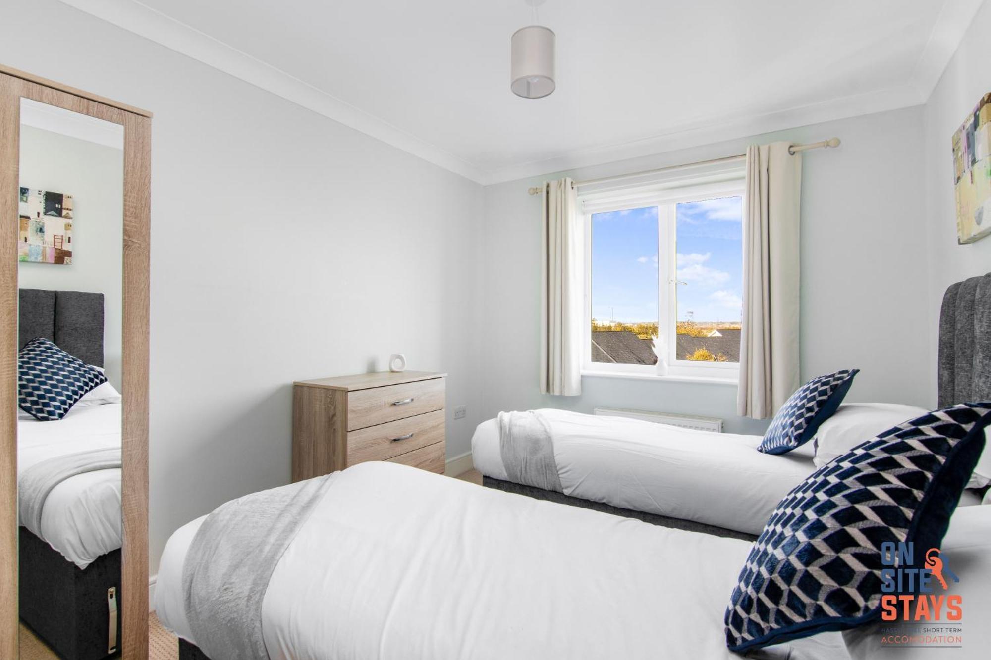 Onsitestays - Cosy 2-Bedroom Apartment With Free Parking, Wi-Fi & London Links Northfleet Buitenkant foto